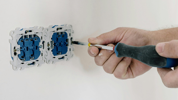 Hand tools for professionals: wrenches, screwdrivers and beyond